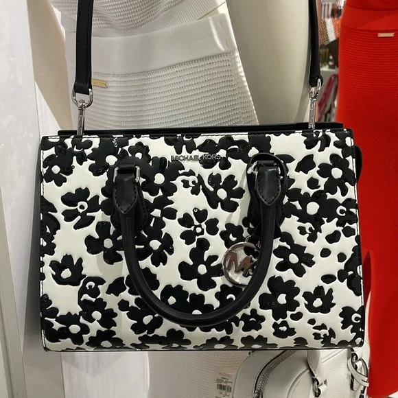 Michael Kors Sheila Medium Sequined Floral Print CZ Satchel
Black
NWT - Picture 7 of 16